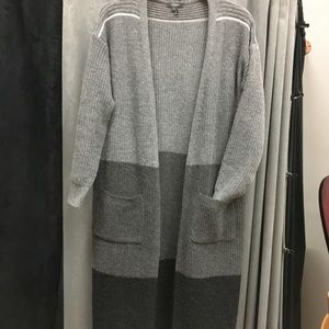 •Merci Muti Color Grey Sweater Cardigan